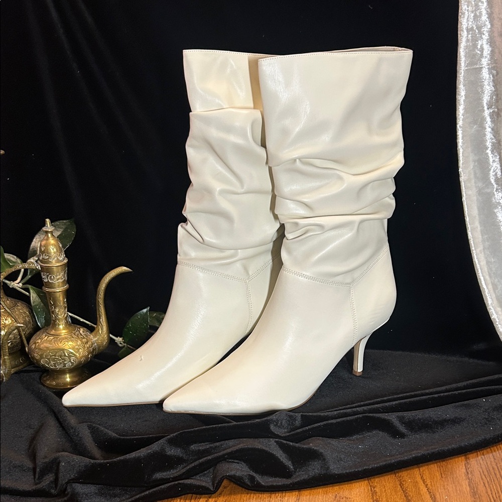 NWOB MARC FISHER SLOUCHY CREAM BOOTS 11